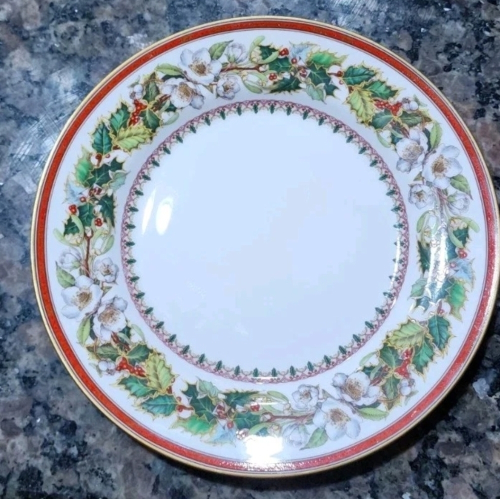 Spode Fine Bone China Christmas Rose 8" Salad Plate Y8560-T Made In England